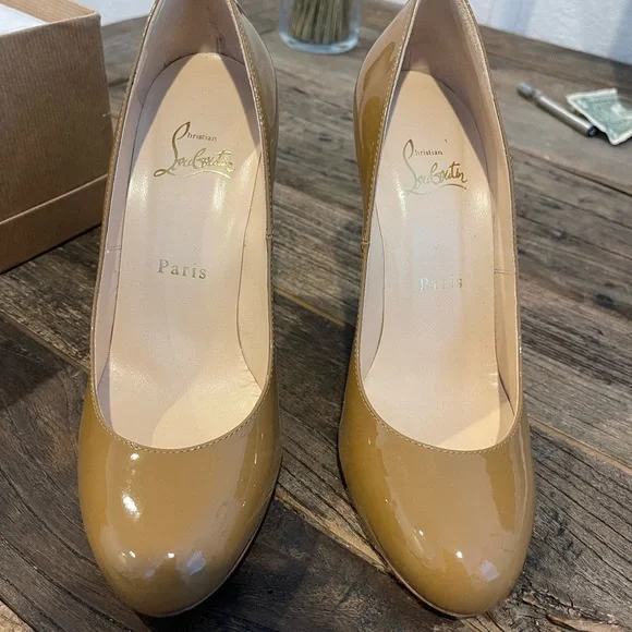 Beige leather patent, 4” heels - Picture 6 of 6
